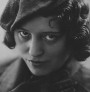 „Dzień przepędzę samotnie. Miło jest pobyć z kimś inteligentnym” (Zofia Stryjeńska) | Bluza damska z kapturem